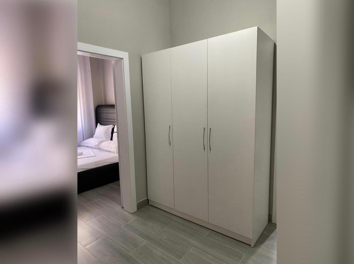 New New Bazaar Apartment Tiranë Luaran gambar