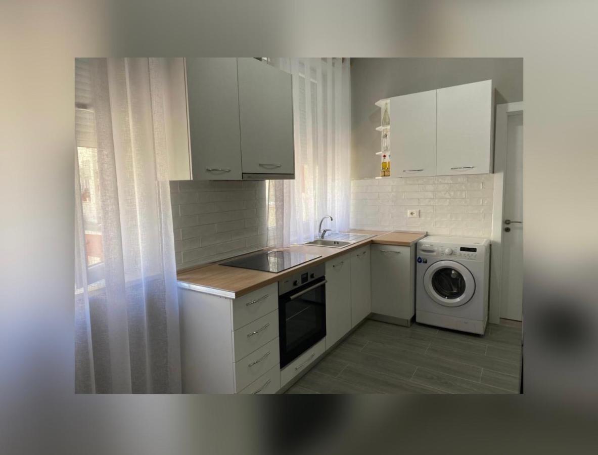 New New Bazaar Apartment Tiranë Luaran gambar