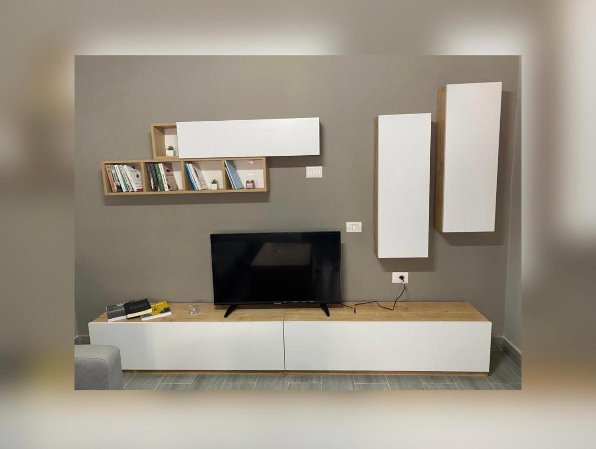 New New Bazaar Apartment Tiranë Luaran gambar