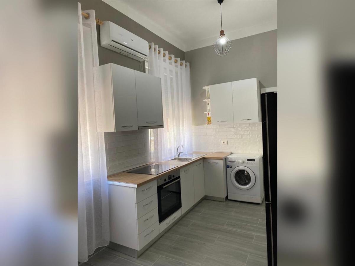New New Bazaar Apartment Tiranë Luaran gambar