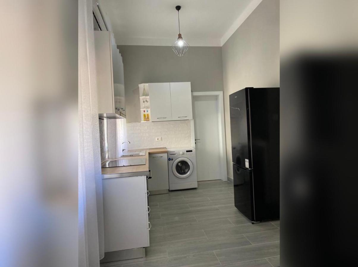 New New Bazaar Apartment Tiranë Luaran gambar