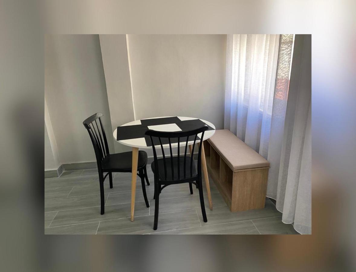 New New Bazaar Apartment Tiranë Luaran gambar