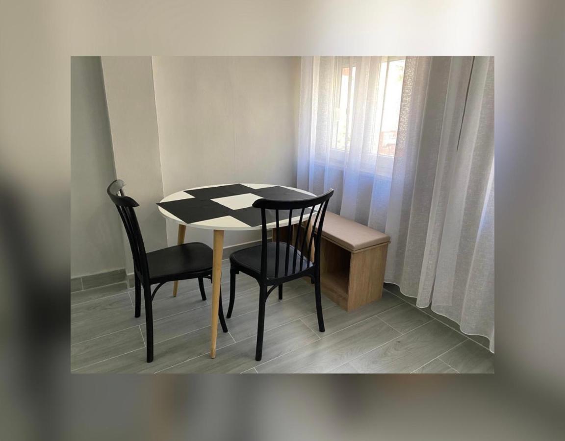 New New Bazaar Apartment Tiranë Luaran gambar