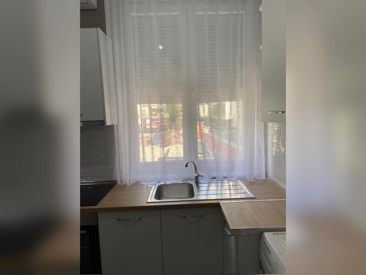 New New Bazaar Apartment Tiranë Luaran gambar