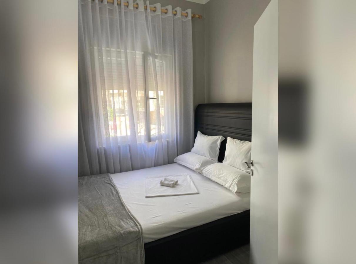 New New Bazaar Apartment Tiranë Luaran gambar